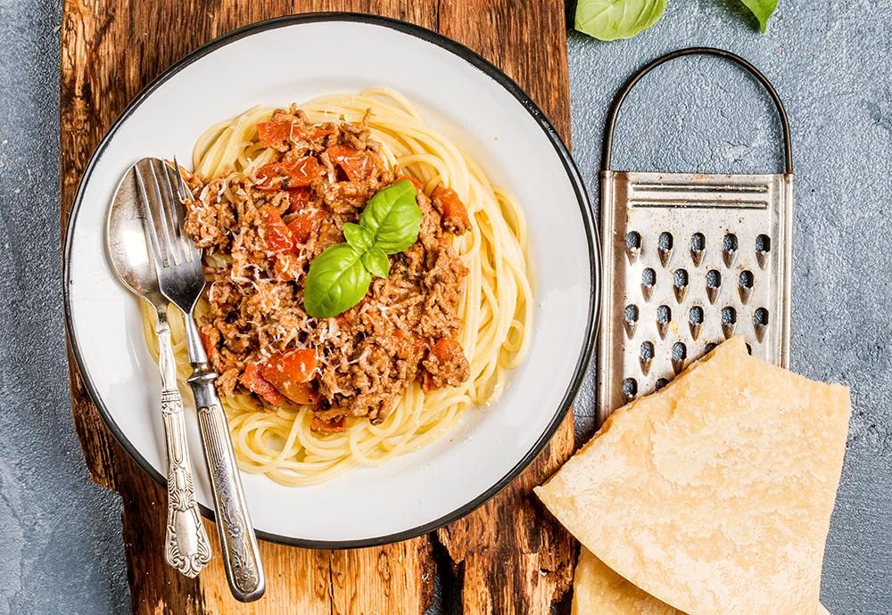 Klassisk köttfärssås och spaghetti