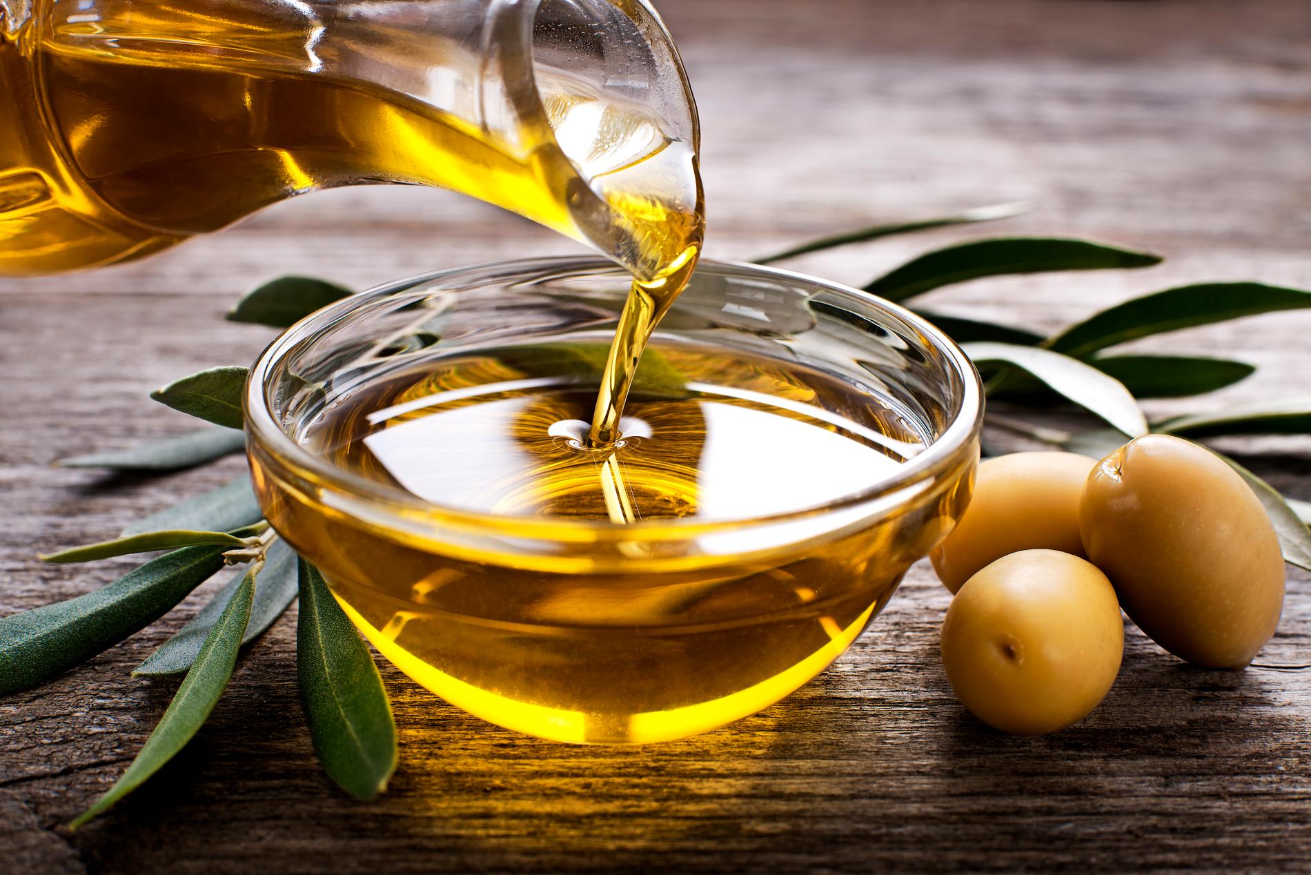 Olivolja  är inte bara god i maten – den kan även fungera som hudvård.