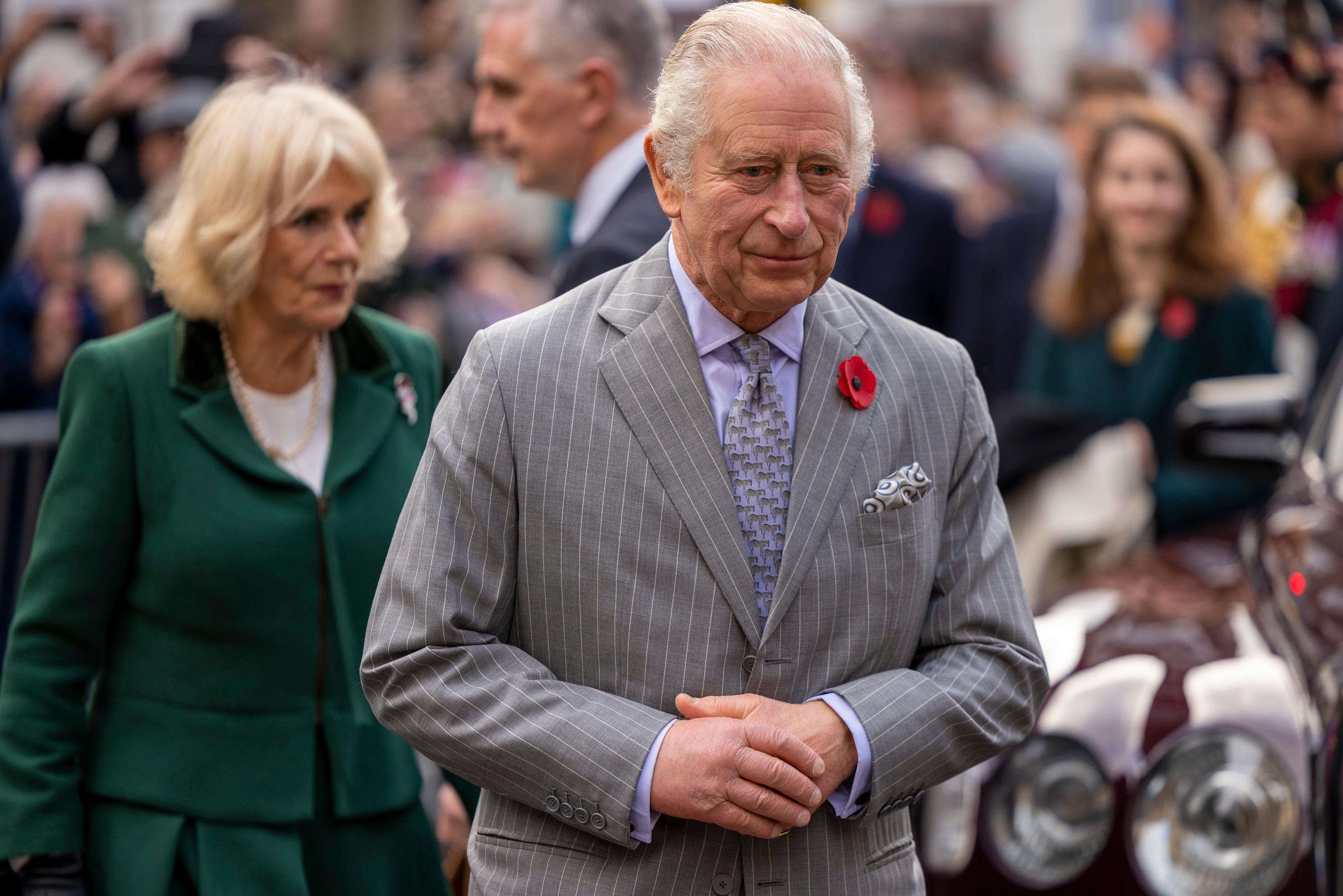 KONGEN AV PAI: Kong Charles, her med sin kommende dronning Camilla. 