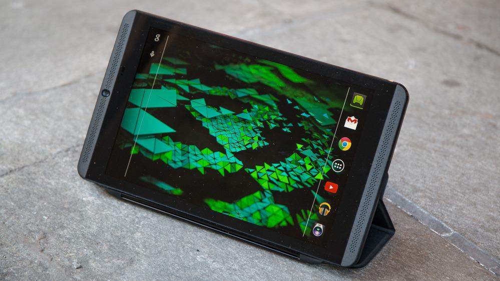 Nvidia Shield Tablet koster 1900 kroner. Det er ikke så mange butikker som fører brettet, men det yter bedre, gir bedre inntrykk av byggekvalitet og har langt mindre skrot i menyene enn Predator 8. Et bedre brett på alle vis.