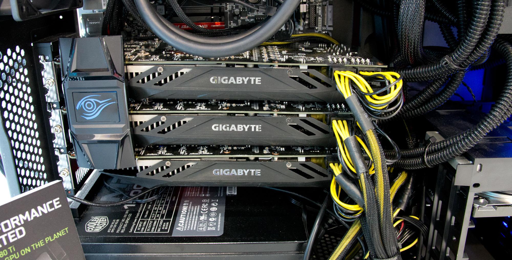 Tre stykk GeForce GTX 780 Ti følger med.Foto: Rolf B. Wegner, Hardware.no