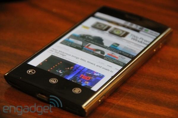 Dell Thunder. (Foto: Engadget Mobile)