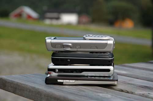 Ovenfra og ned: SE P990i, HTC S710, SE P1i, Nokia E61i.