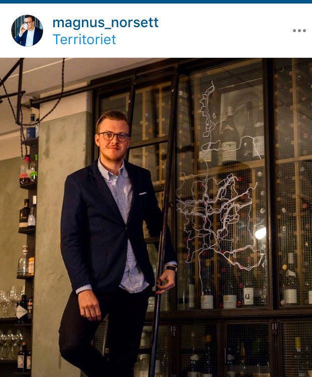 TRESTJERNERS SOMMELIER: Magnus Nordsett serverer snart vin til Norges beste måltid, på Michelinrestauranten Maaemo. Foto: Skjermdum Instagram.