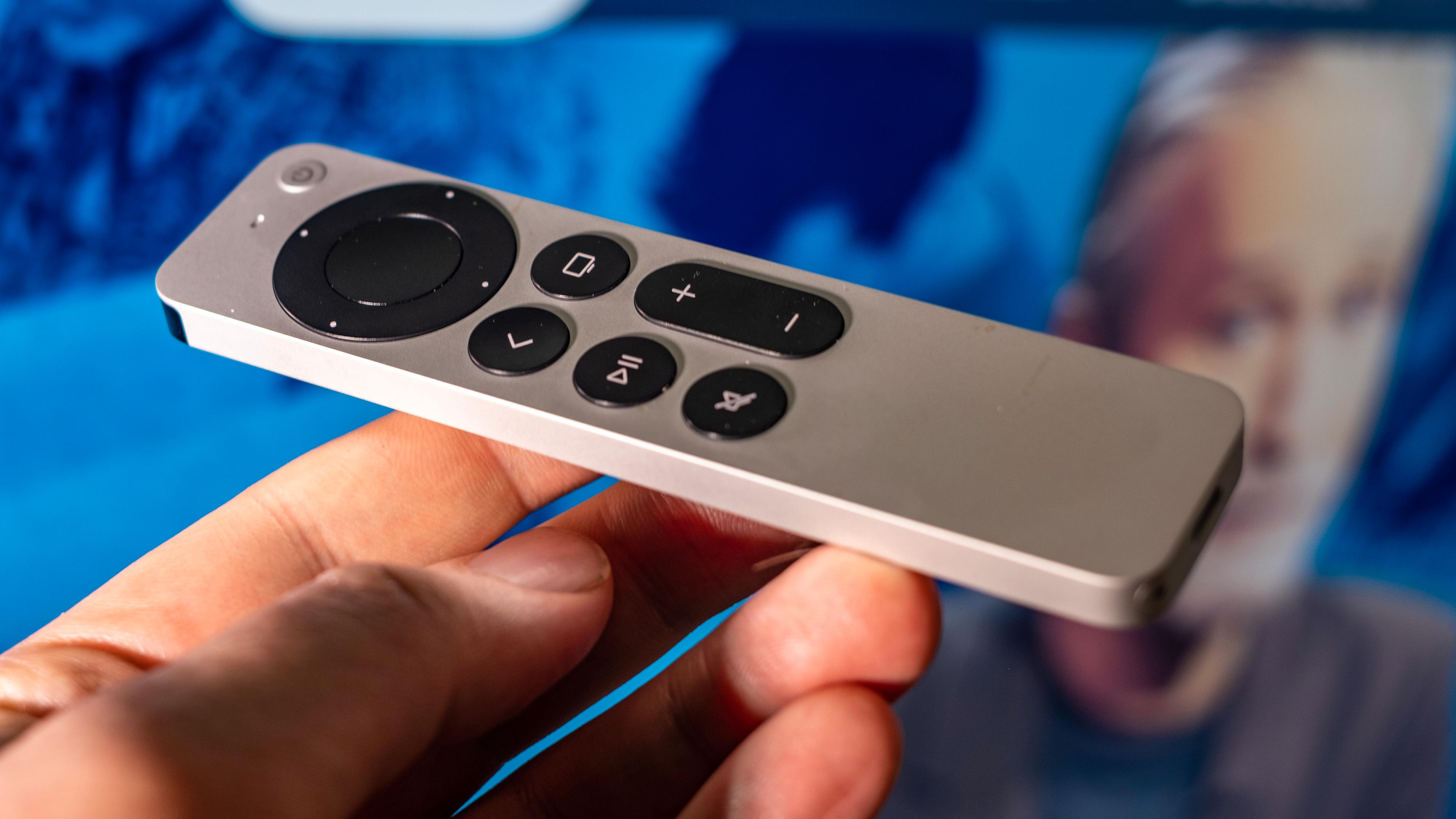 Nå kan du finne igjen Apple TV-fjernkontroller som er sporløst vekke, aka. glidd mellom sofaputene, med en iPhone.