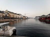 Havnebassenget i Arendal med full vidvinkel.