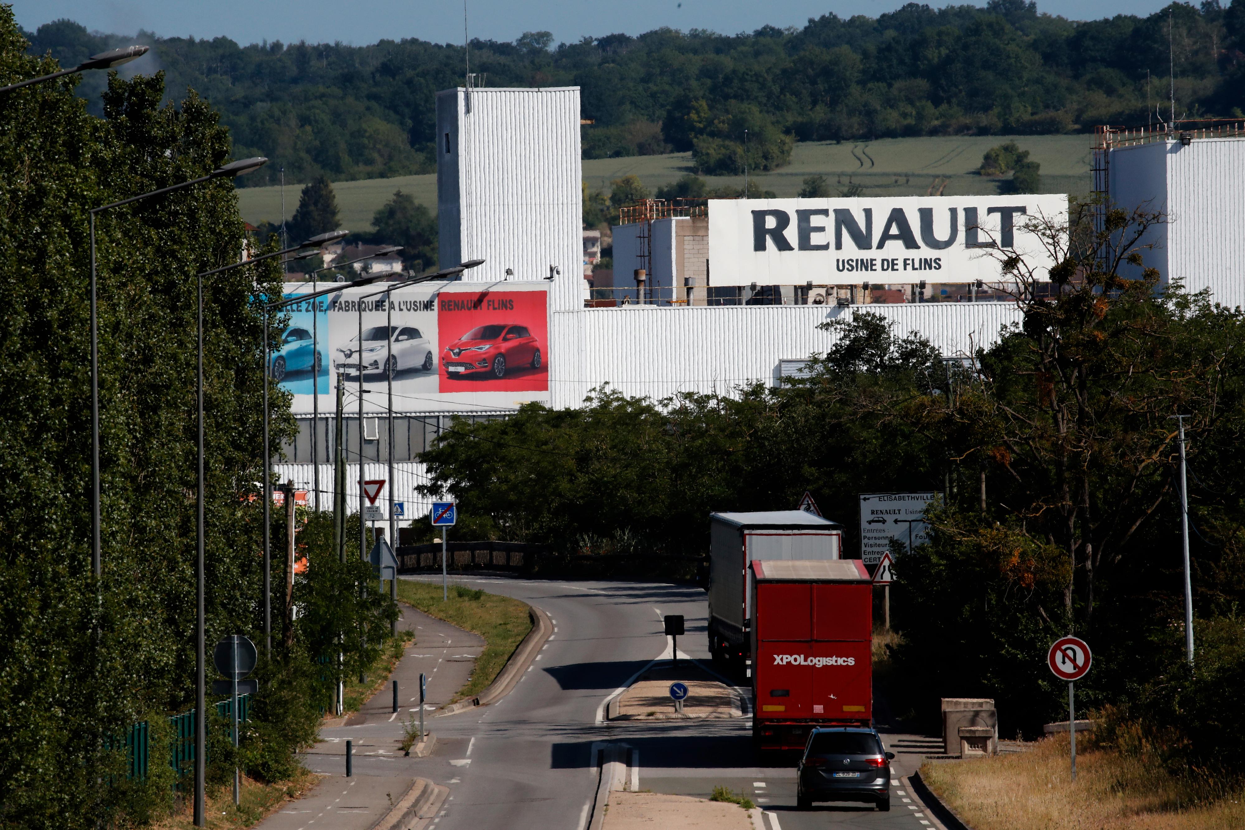Flins-fabrikken til Renault, som ligger i Aubergenville utenfor Paris, skal gå over til å produsere resirkulerte bilkomponenter. 