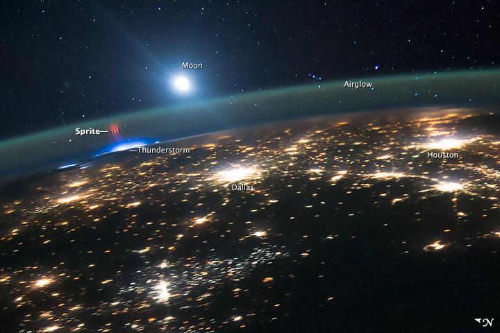 Lysånd over USA, med forklaringer på bildet. Foto: NASA