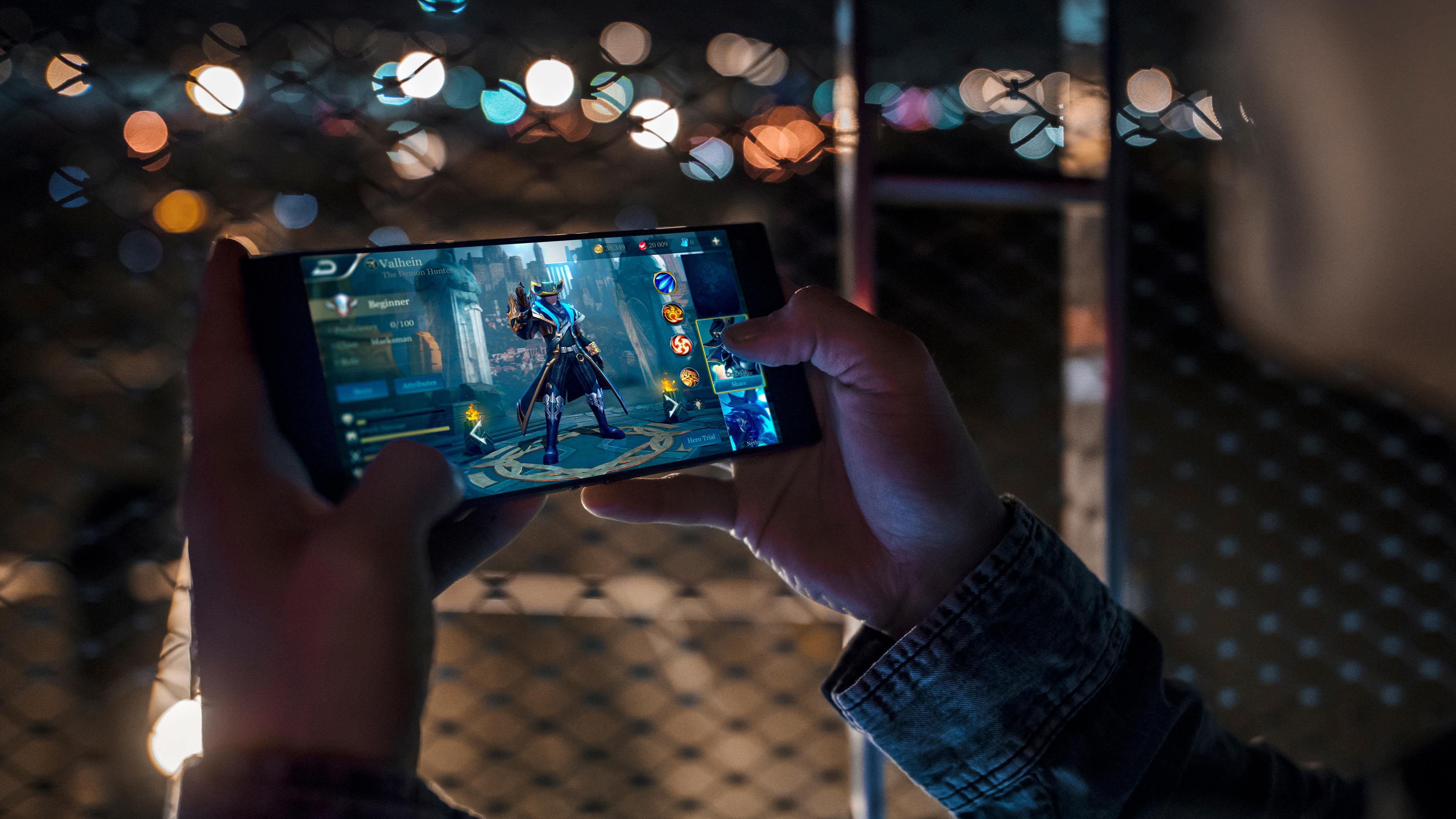 Razer Phone lansert – skryter av verdens raskeste skjerm