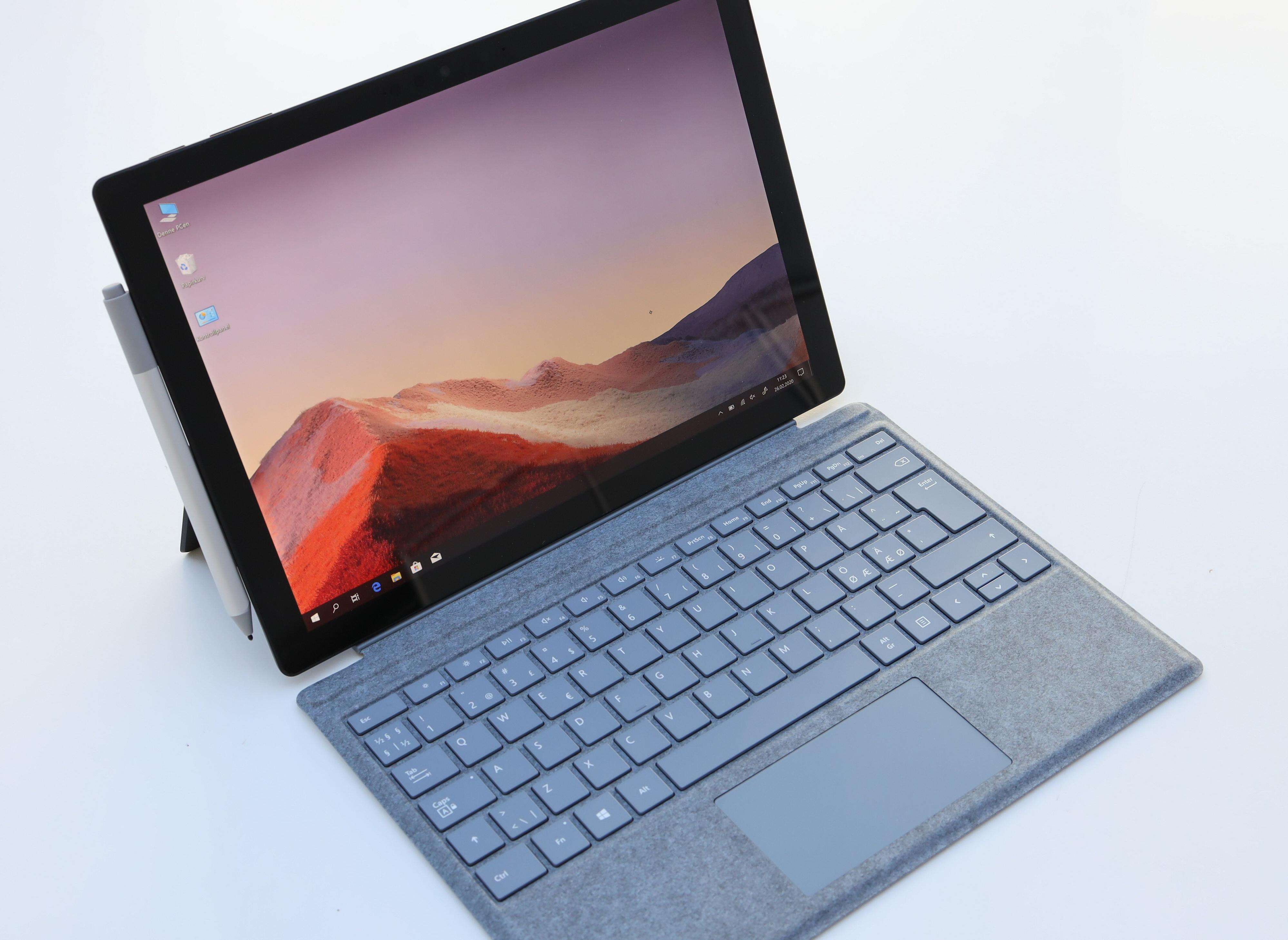 Windows-nettbrettet de fleste kanskje har sett - en Microsoft Surface Pro. Disse er utmerkede til å jobbe på og har nærmest satt standarden for svært kompakte fullfunksjons PC-er. Men gaming har ikke vært på listen over styrker.