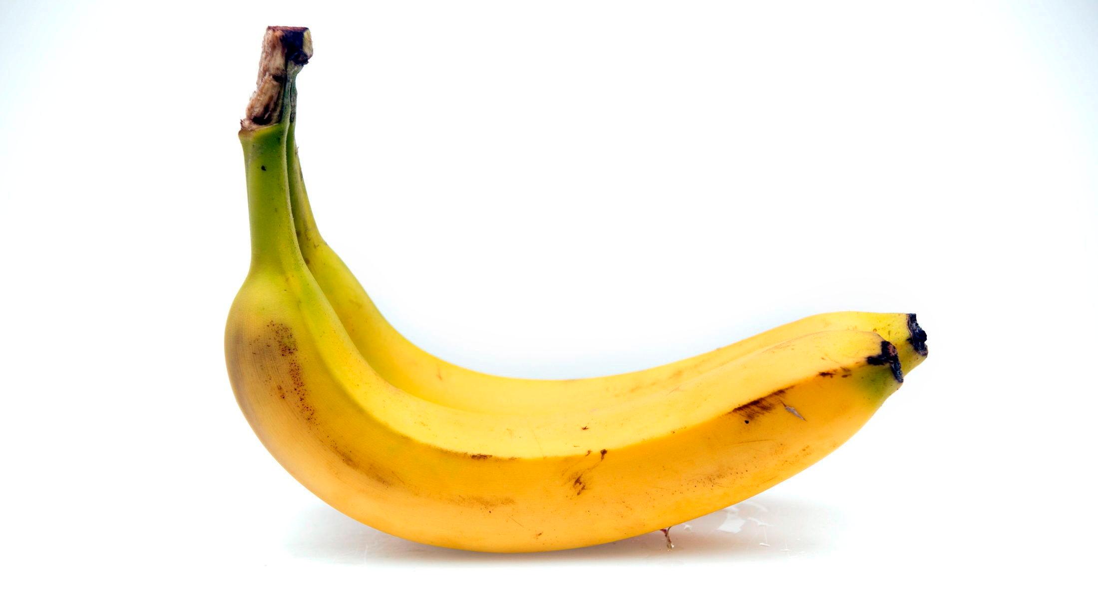 HELT BANANAS: Banan i skiver smaker veldig godt med honning, men noen foretrekker at frukten serveres toppet med majones. Foto: Fredrik Solstad