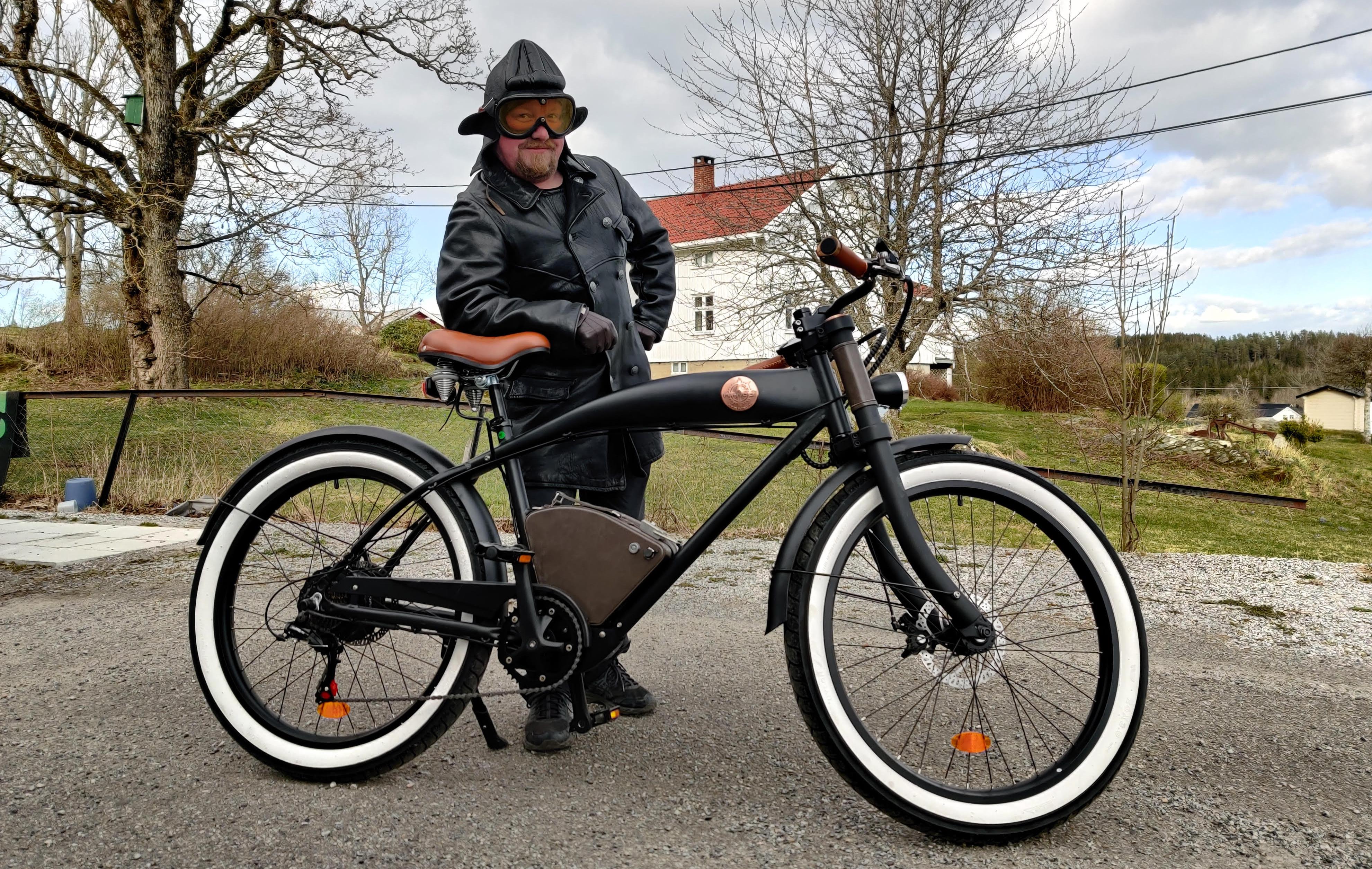 Rayvolt lager sykler for deg som digger retro. Her modellert av Teks egen Vegar Jansen. 