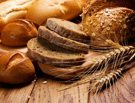 De aller fleste av oss er lei av å lese om hvor usunt brød og andre karbohydrater er for oss. (Foto: Microstock.)