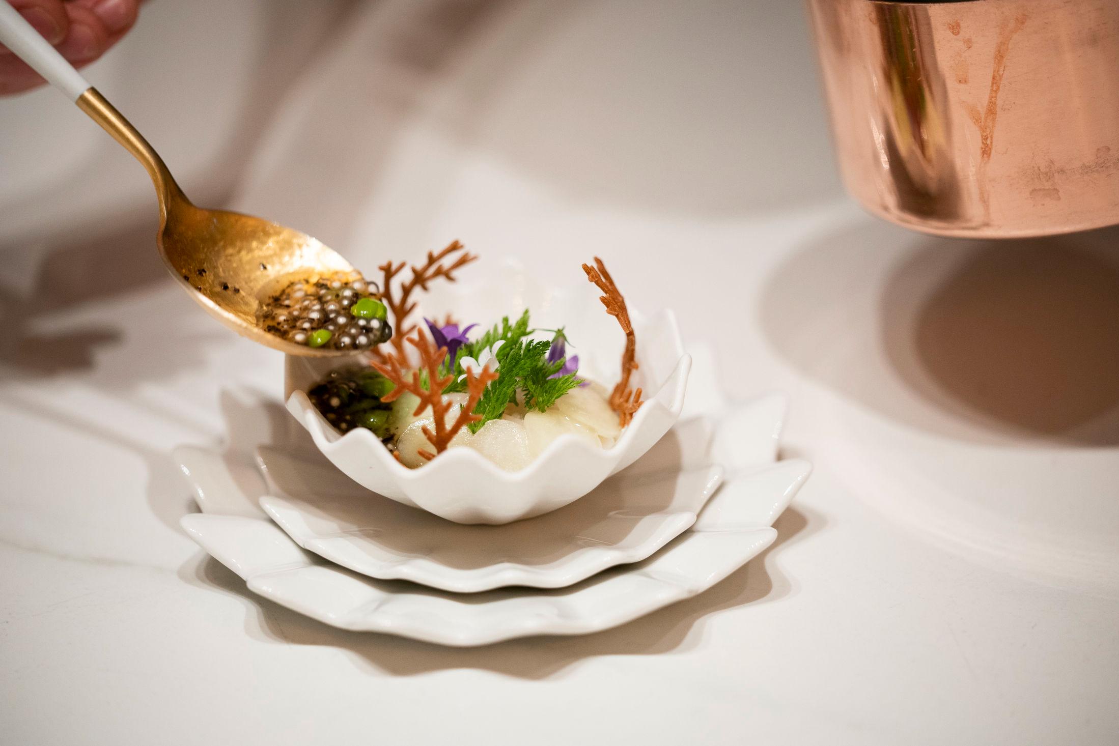LEKKERT: Maten som blir servert ser elegant og lekker ut. Foto: Ole Martin Wold/VG