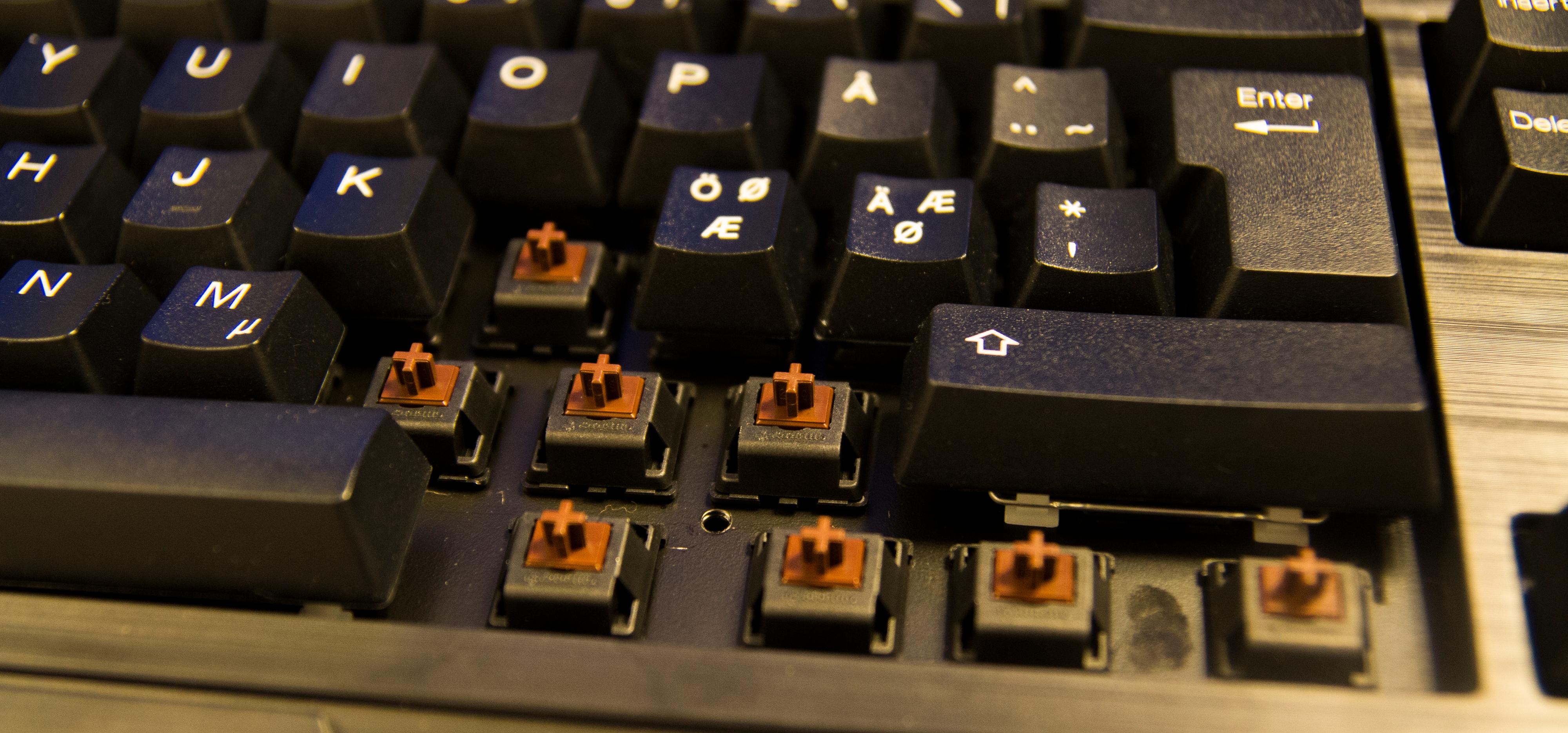 Med NKRO kan du trykke inn så mange knapper du bare vil, og alle vil bli registrert. Dette er kun mulig på mekaniske tastaturer.