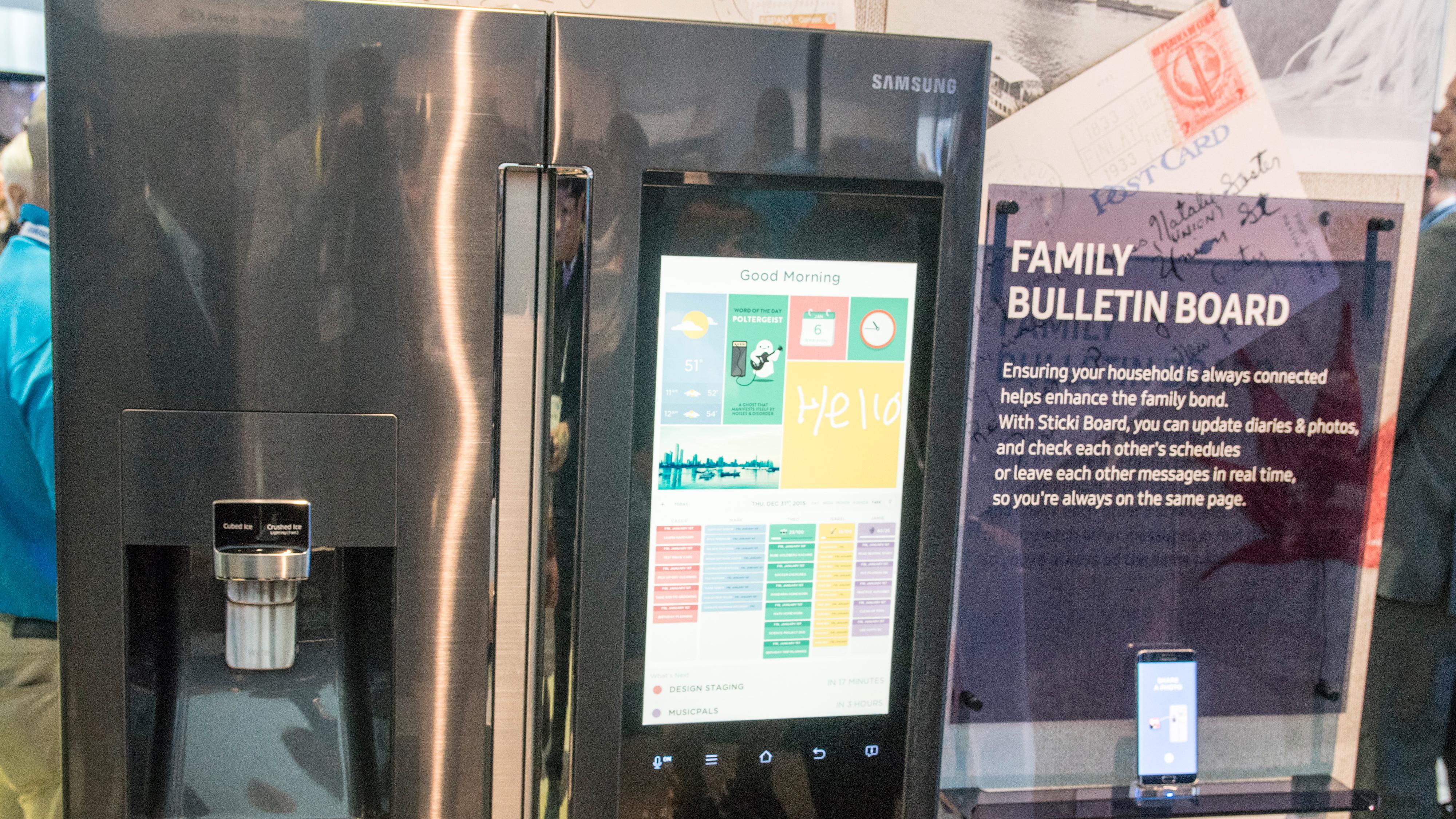 Samsung lanserer smart kjøleskap med enorm berøringsskjerm