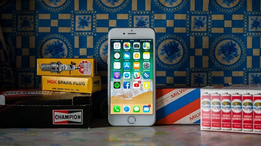 Wozniak foretrekker altså iPhone 8 over toppmodellen iPhone X. Telefonen skjuler mye imponerende maskinvare, men fra utsiden ser den ut som iPhone har gjort i fire år.