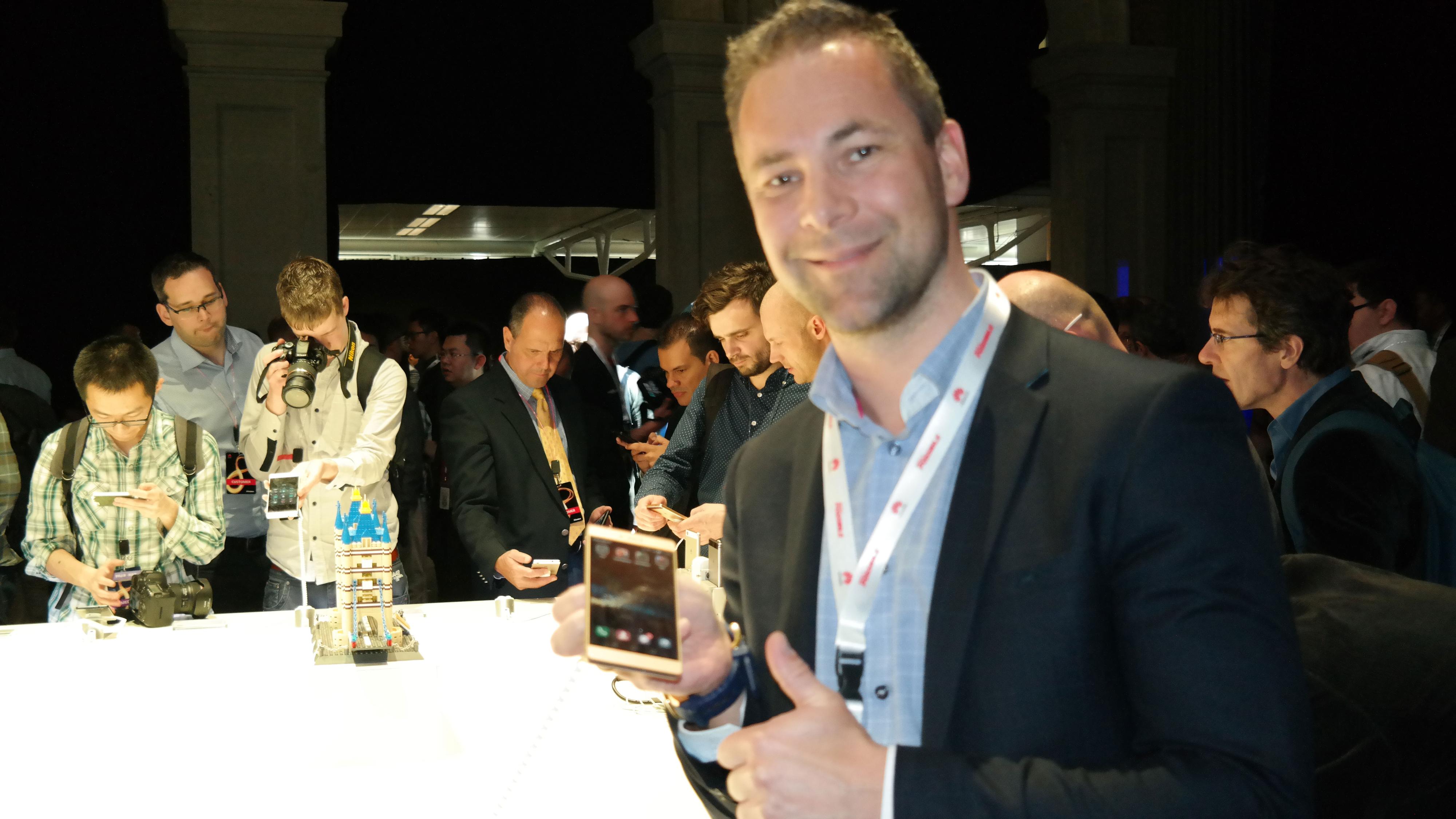 Tor Martin Storhaug er salgssjef i Huawei, Norge. Han har stor tro på P8.