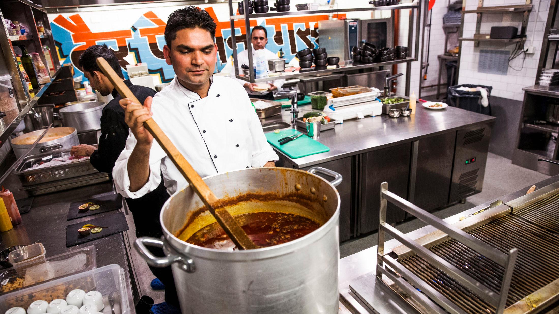 KLASSISK INDISK: På Der Peppern Gror får du klassisk indisk mat, i litt kulere innpakning. Foto: Frode Hansen/VG.