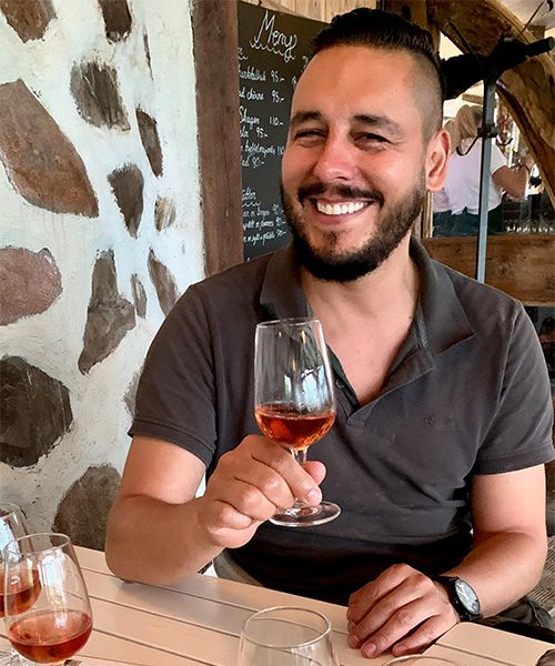 EXPERT PÅ PINOT NOIR Amerikanen Joe Roman är vinmakare på Arilds vingård. Han sökte sig till Sverige för att slippa giftiga bekämpningsmedel. 