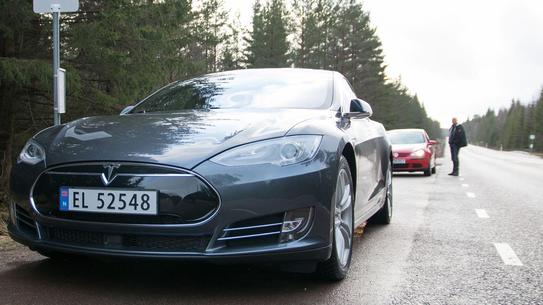 Model S, en av bilene som nå vil få begrenset sin funksjonalitet.