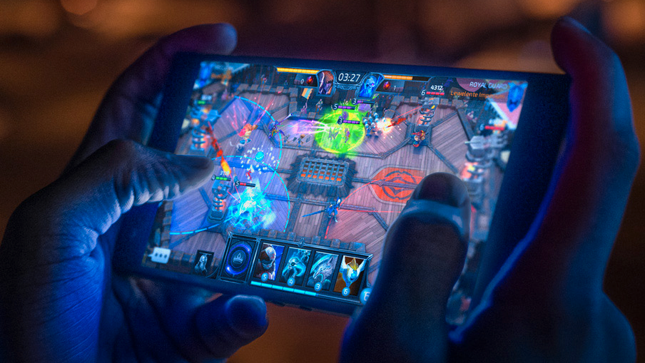 Razer Phone 2 byr på en ekstrem skjerm for spillere