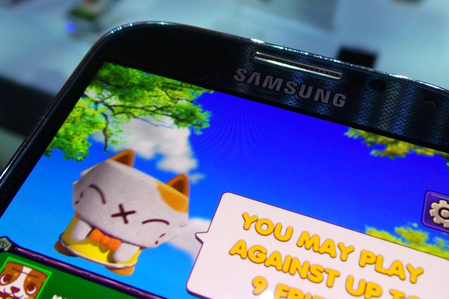 Opp til åtte spillere kan spille sammen på hver sin Samsung Galaxy S 4.Foto: Espen Irwing Swang, Amobil.no
