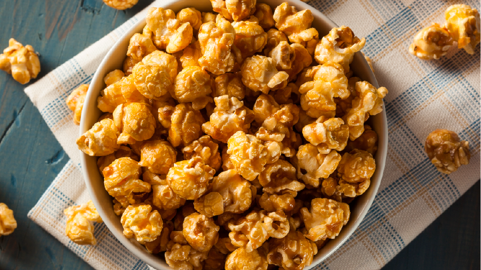 Karamelliserade popcorn – så lyckas du