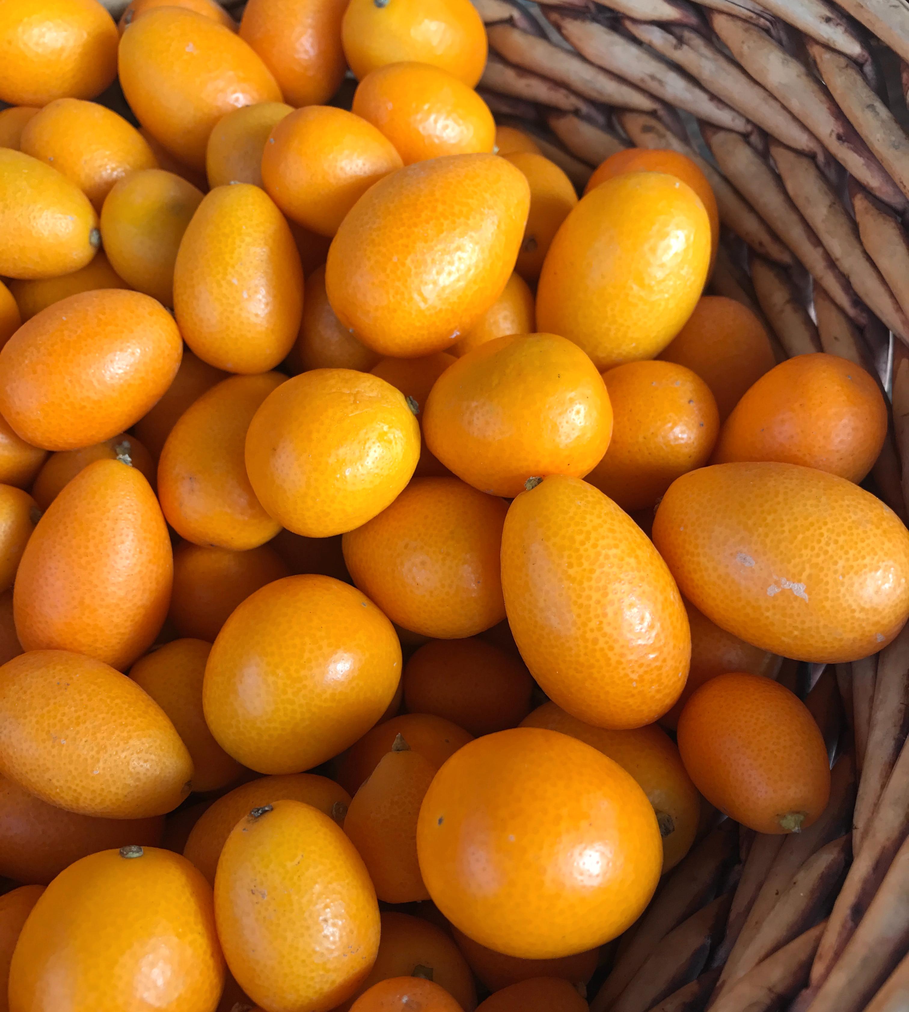 SITRUS: Kumkvat er en liten sitrusfrukt. 