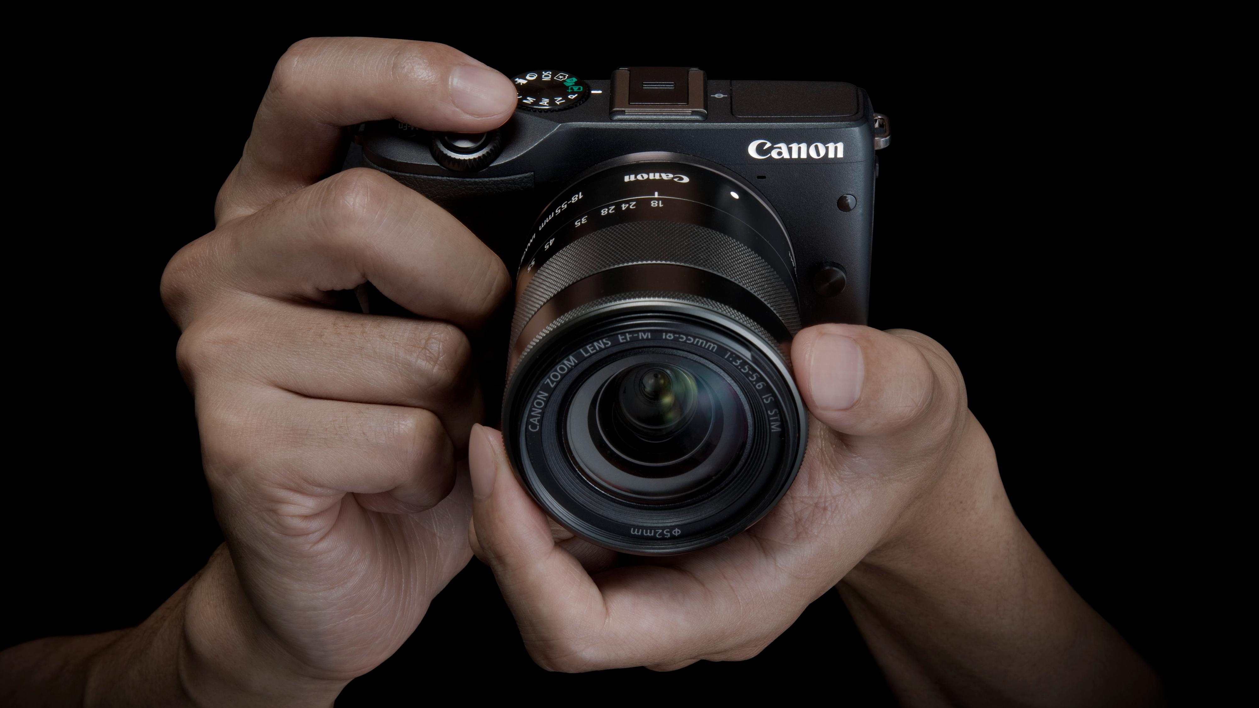 Canon EOS M3, et speilløst systemkamera i en hending størrelse. Foto: Canon