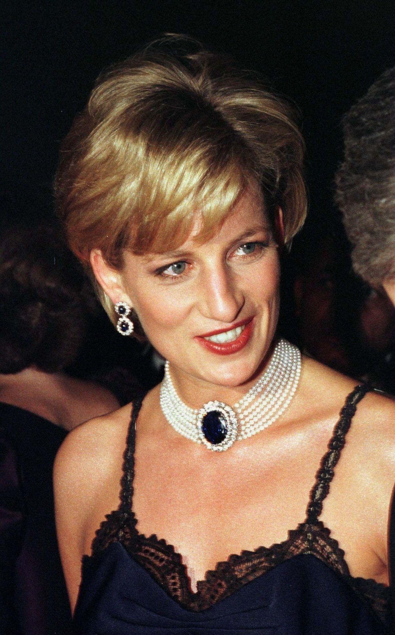 DIOR: Prinsesse Diana iført Dior i 1996. Christian Dior var årets tema. 