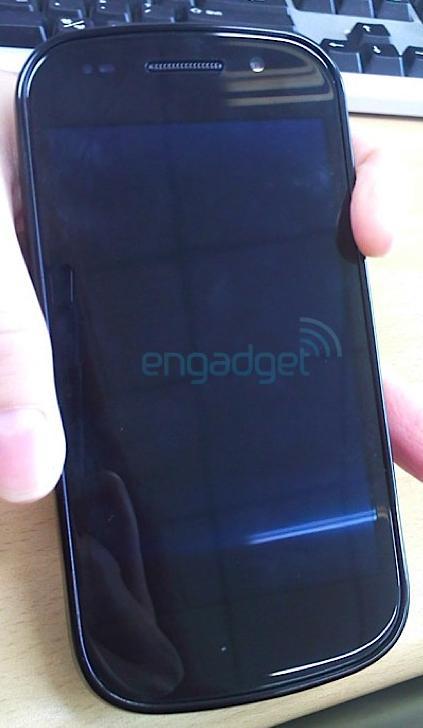 Her et bilde fra en av de tidligere lekkasjene av Nexus S. (Foto hentet fra engadget.com)