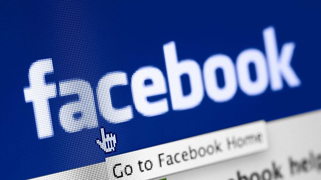En av fire lyver for å beskytte seg selv på Facebook