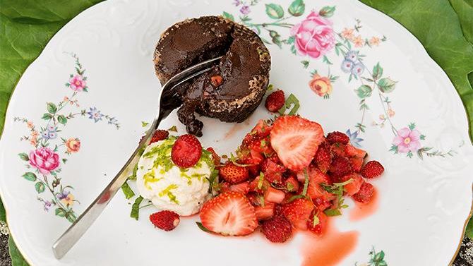 Mannerströms chokladfondant med jordgubbar