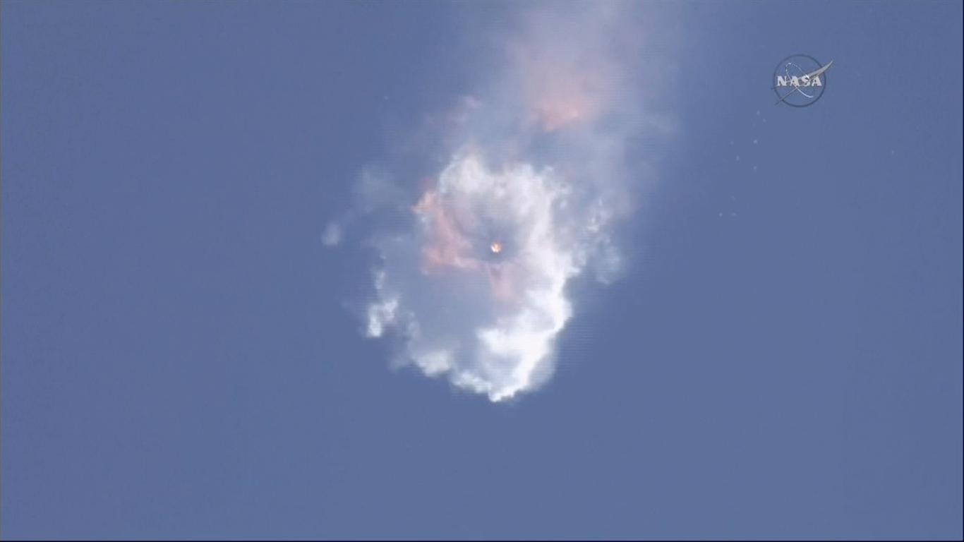 Her går SpaceX-raketten i oppløsning
