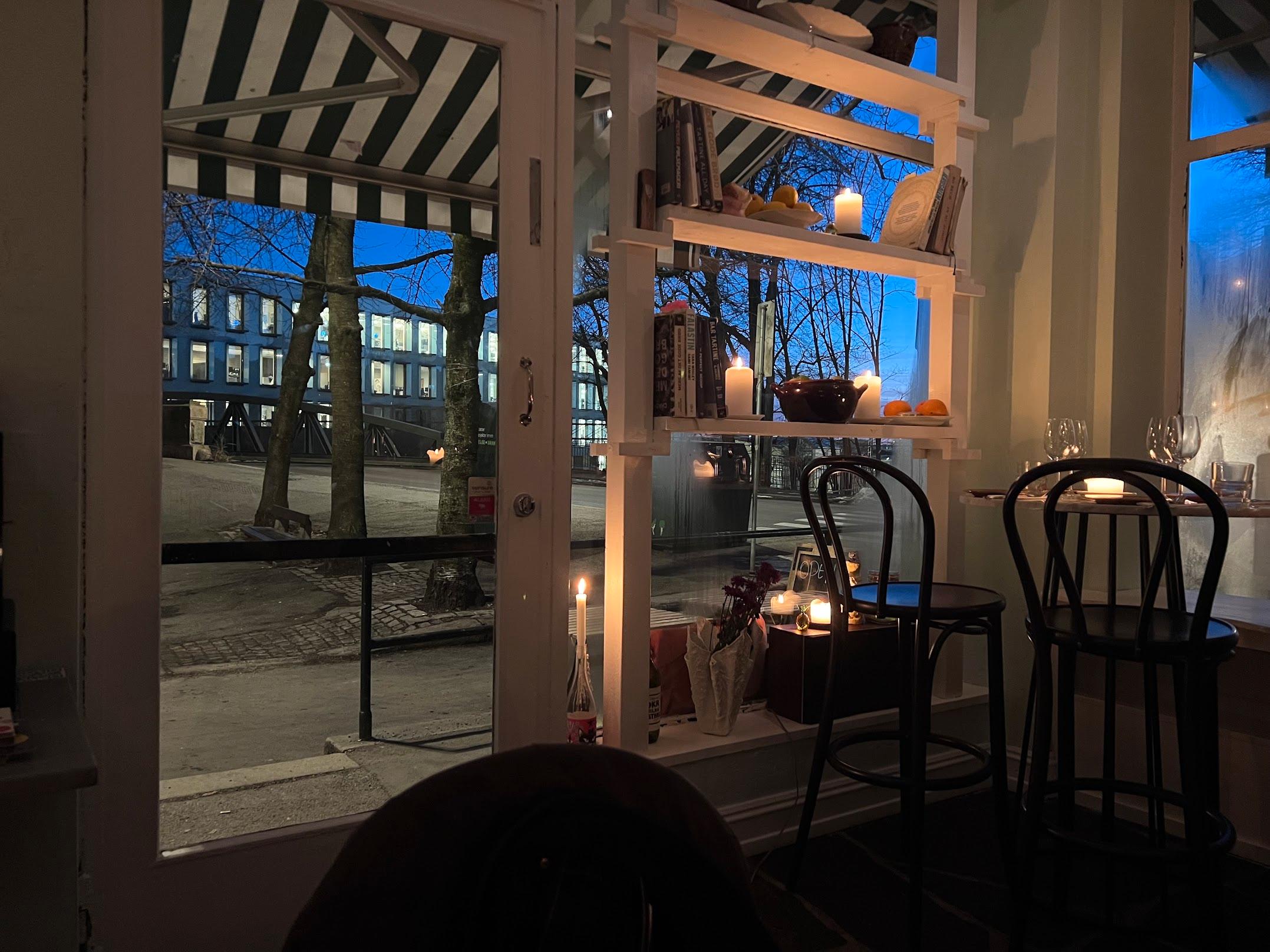 LUN STEMNING: Det Babbo Collective får ut av smak fra det lille hjørnet er imponerende, og minner om måltider servert i like trange og svette små hjørnelokaler i Paris og København, skriver vår anmelder.