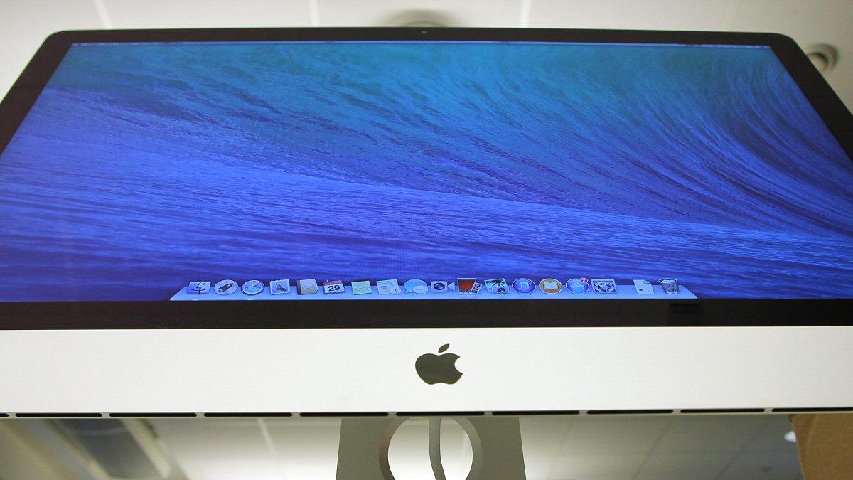 iMac gir deg alt du trenger: kraftige komponenter, skjerm, mus, tastatur og høyttalere i ett.Foto: Vegar Jansen, Hardware.no