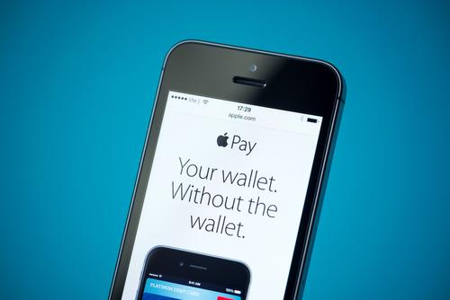 Apple, med sin Apple Pay-løsning, er blant MasterCards samarbeidspartnere. Foto: Bloomua/Shutterstock.com