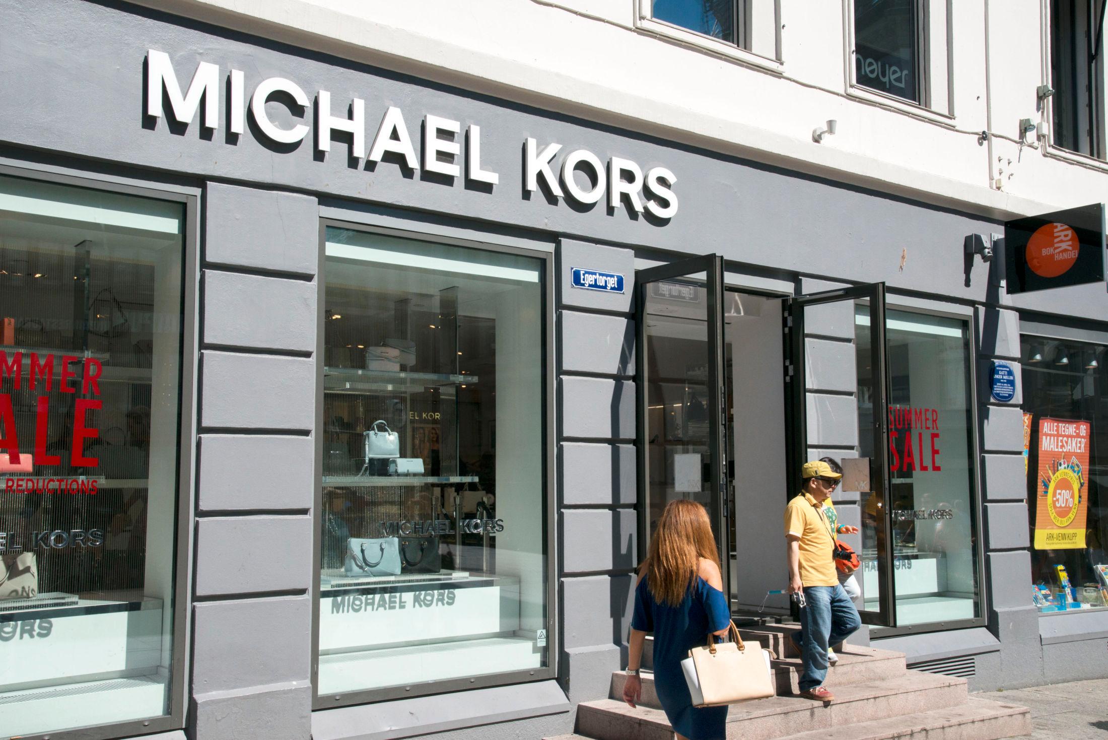 Michael Kors ned opptil 125 butikker etter synkende salg