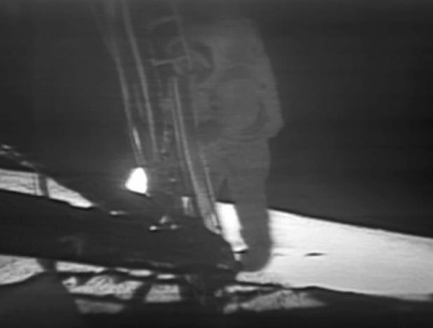 Alle fulgte med da Armstrong tok sitt første skritt på månen. Foto: Wikipedia