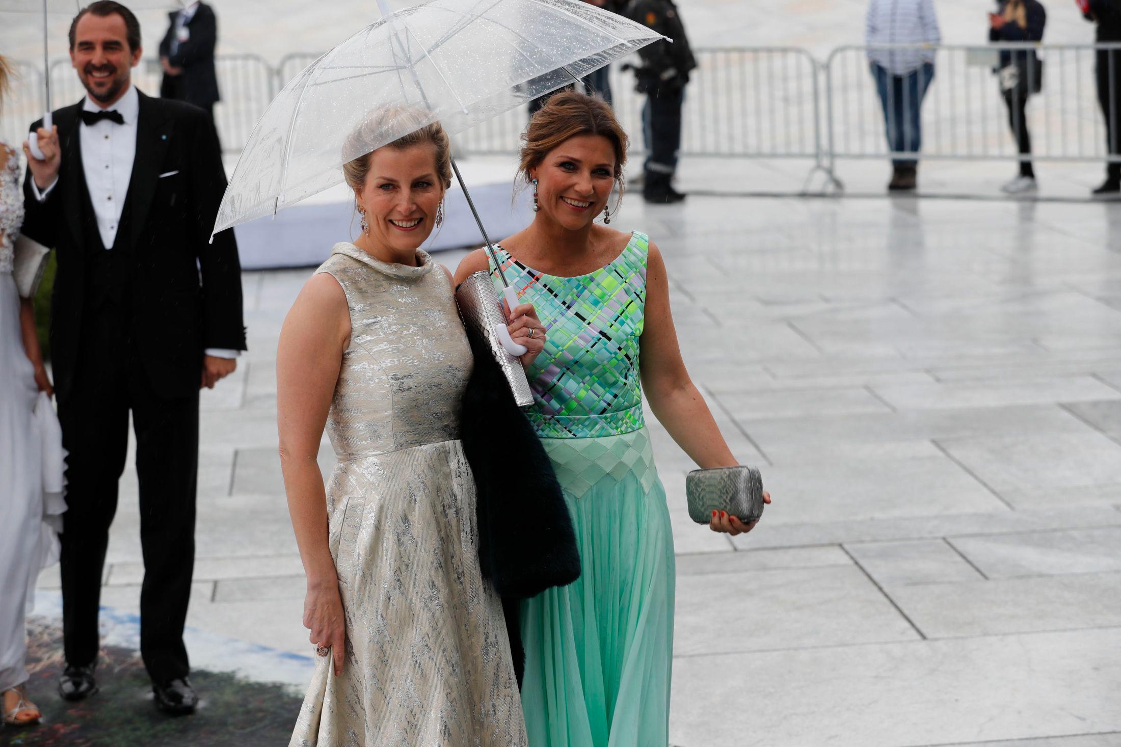GRØNT ER SKJØNT: Prinsesse Märtha Louise stilte i lysegrønn kjole designet av Ingunn Birkeland.