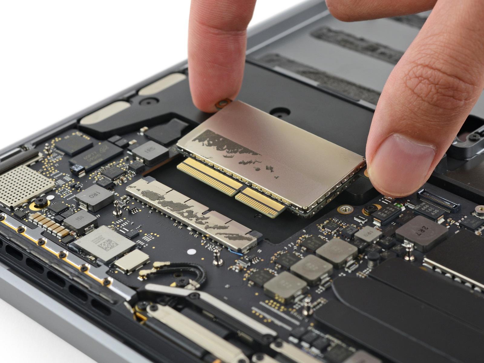 SSD-en fjernes fra den nye MacBook Pro uten Touch Bar.