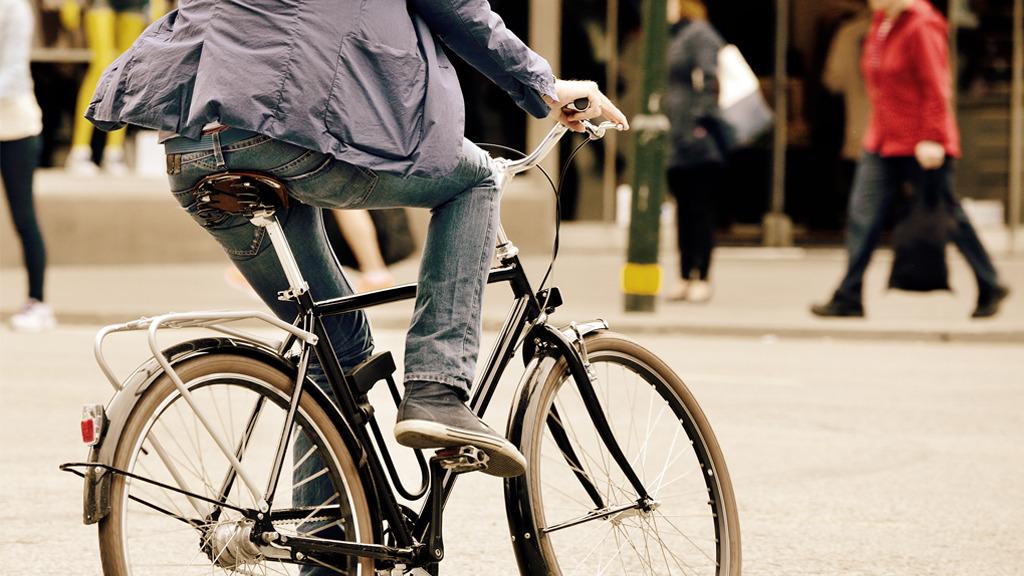Med elsykkel sykler du dobbelt så ofte – og dobbelt så langt