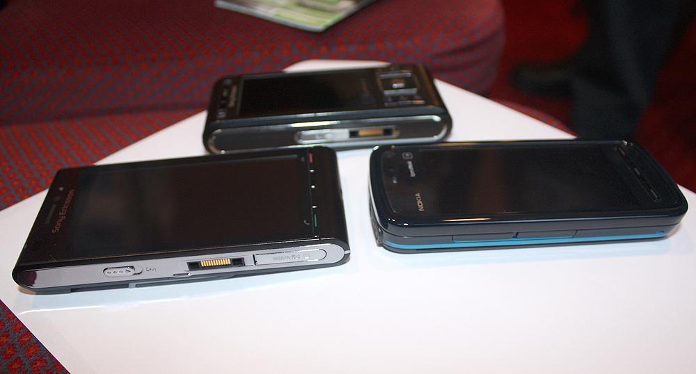 Idou er en større telefon enn Nokia 5800.
