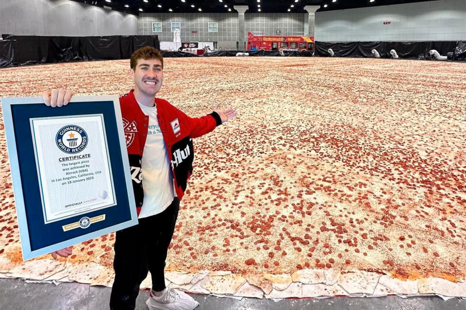 Han har gjort världens största pizza – som hämnd