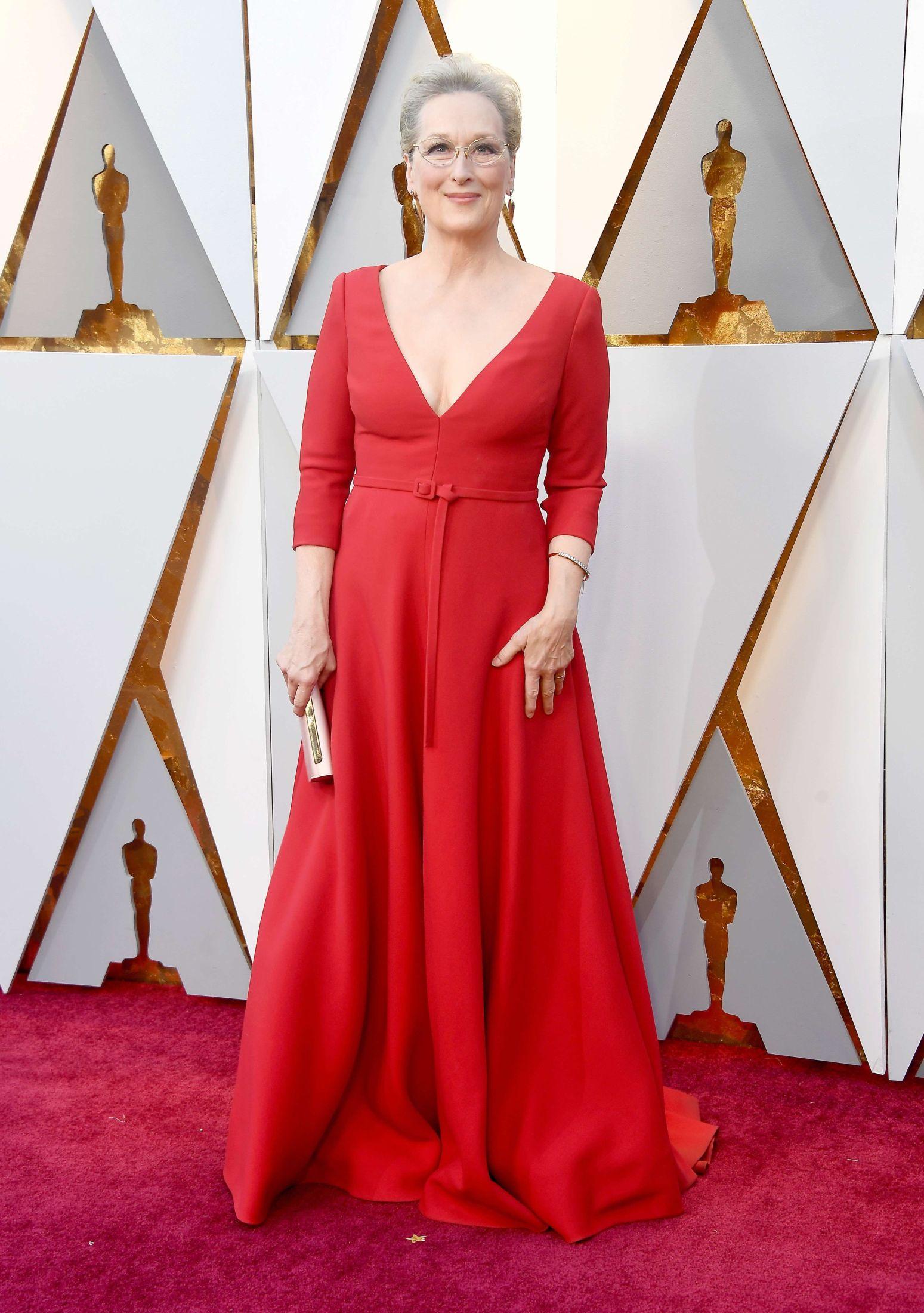 KLASSISK: Meryl Streep gikk for en rød kjole fra Christian Dior Haute Couture. Foto: AFP.