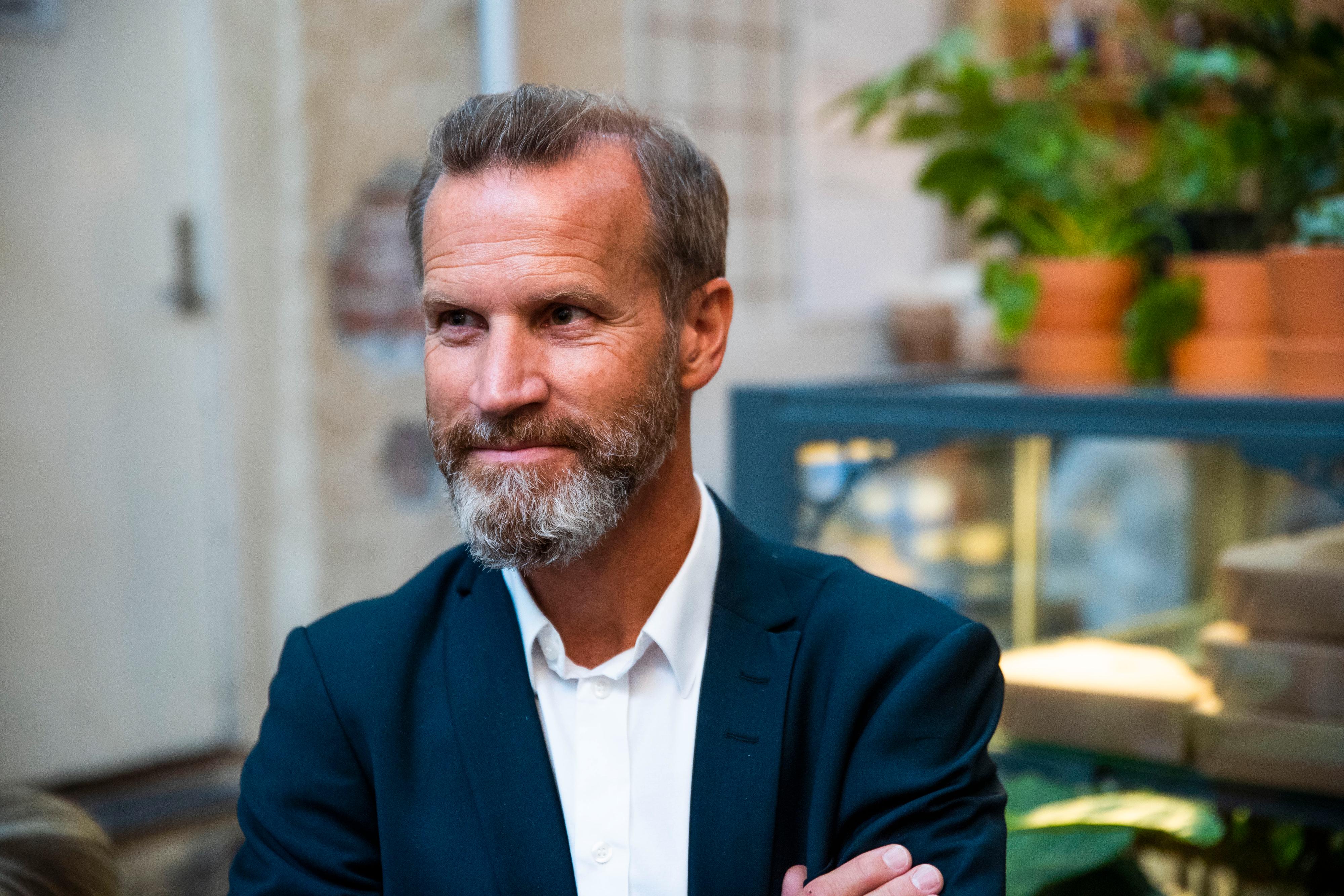 Anders Krokan er pressesjef for Telenor Norge, og sier at det rett og slett ble for dyrt å drive Online videre gratis, men oppfordrer til å tenke gjennom personvernet i andre gratisløsninger hvis du velger å bytte.