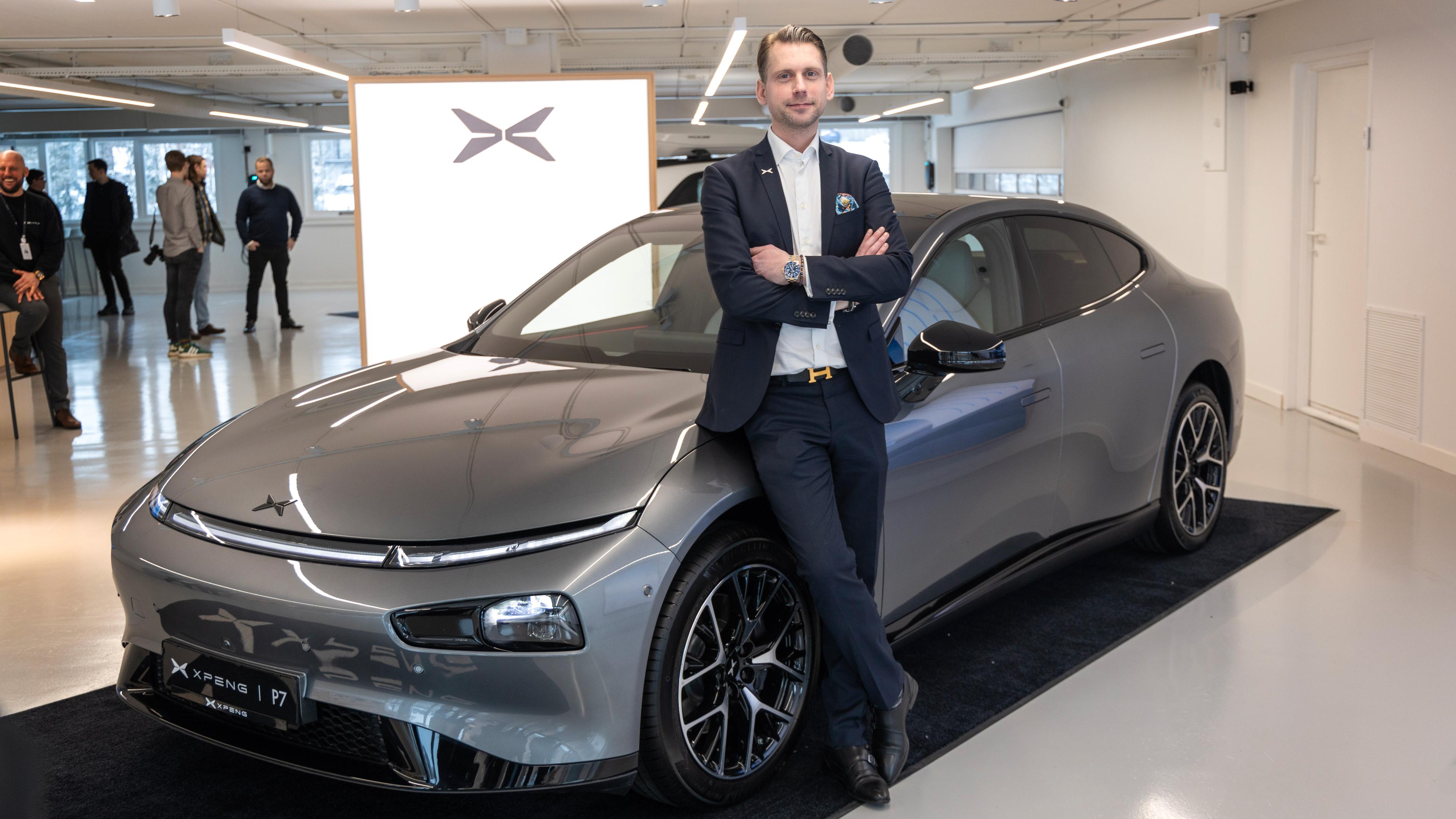Norgessjef Claes Persson i Xpeng Motors Norway tar nå over importen av merkets biler selv. Han er nå på jakt etter agenter rundt om i landet. 