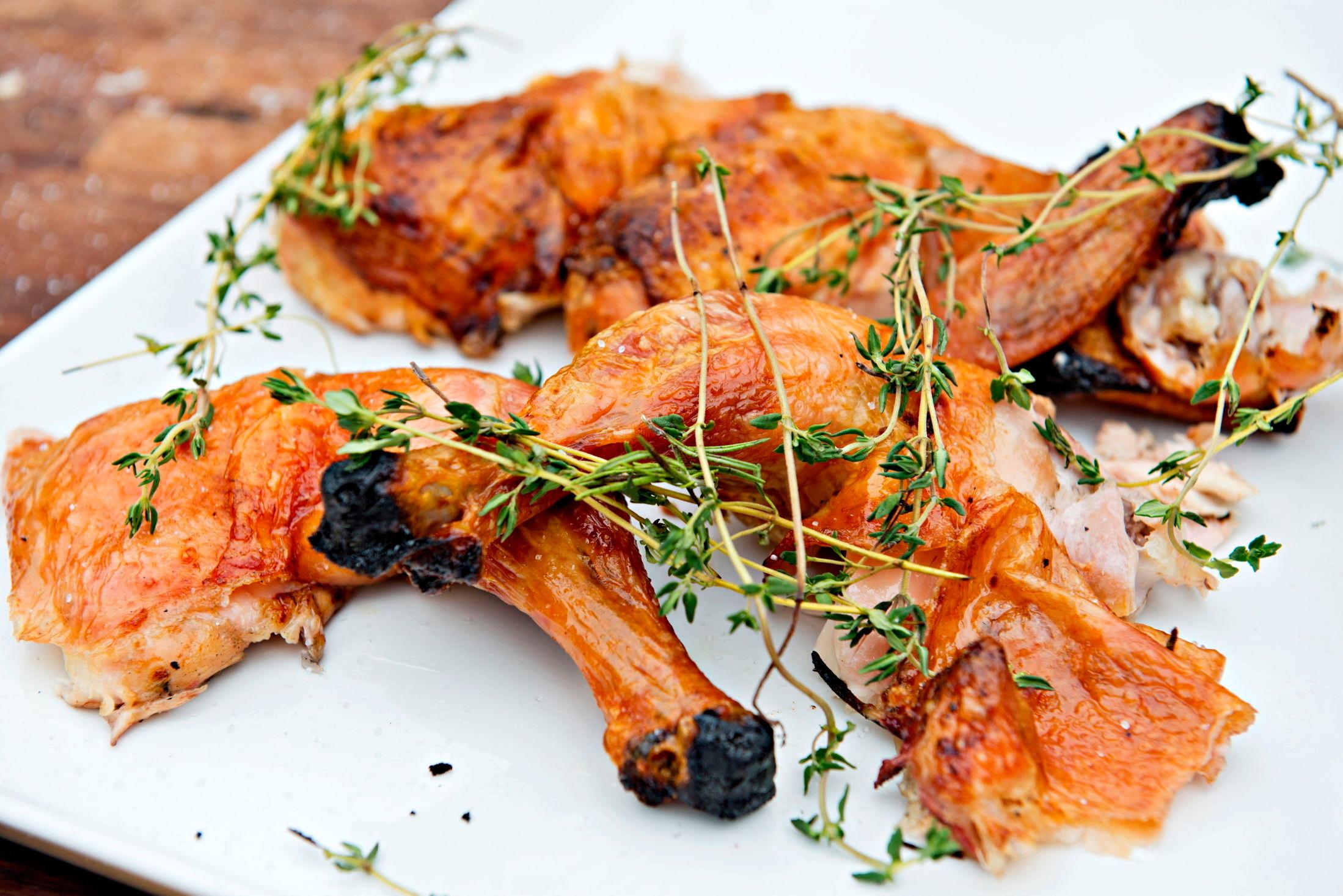 SNADDER: Juks deg til den karakteristiske smaken av grillet kylling med ekstra krydder. Foto: Eivind Griffith Brænde/VG