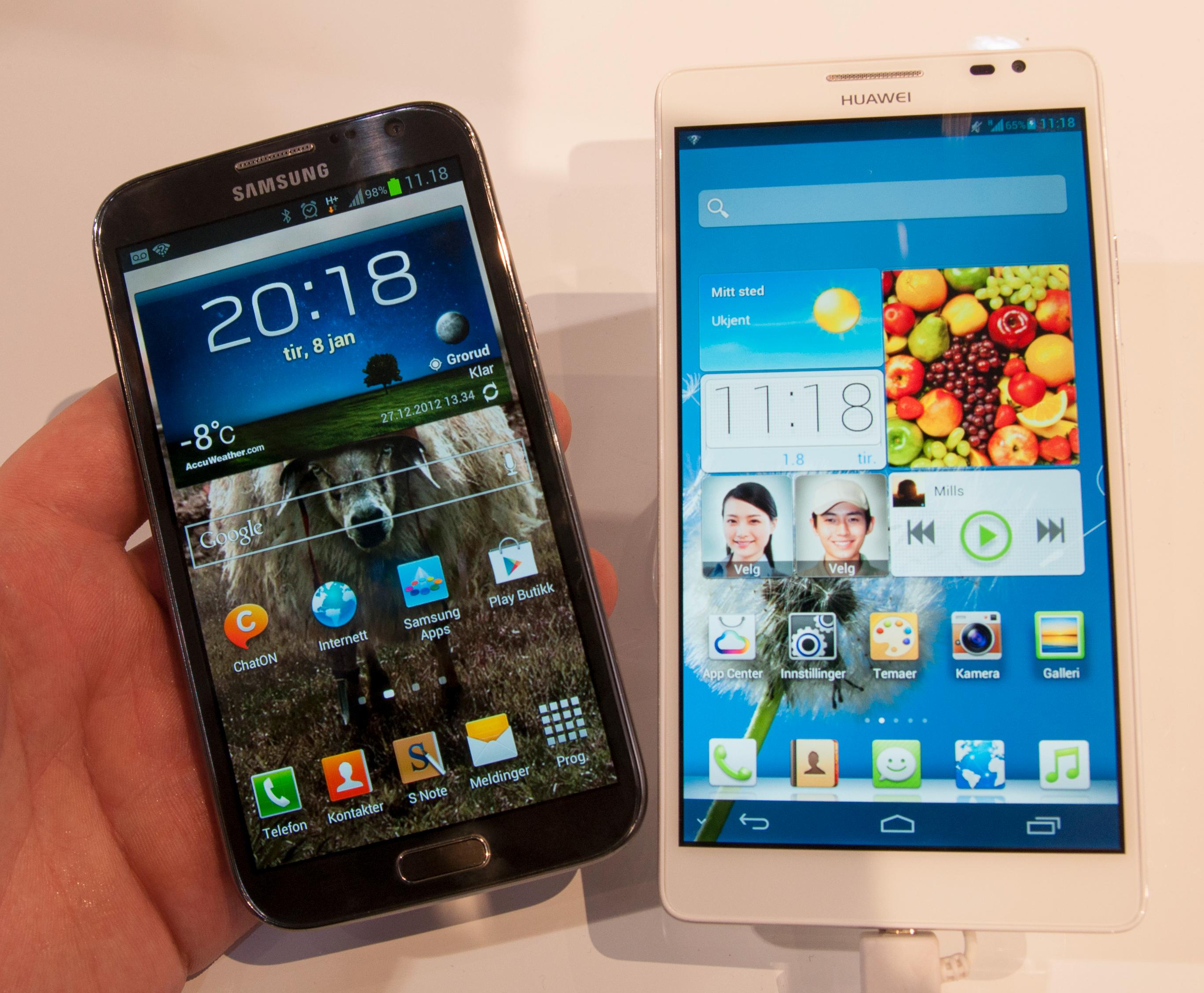 Huawei Ascend Mate har 0,6 tommer større skjerm enn Samsungs Galaxy Note II.Foto: Finn Jarle Kvalheim, Amobil.no